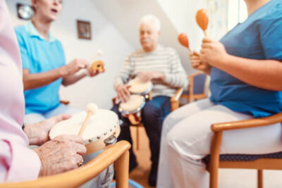 The Benefits of Music Therapy for Seniors with Dementia