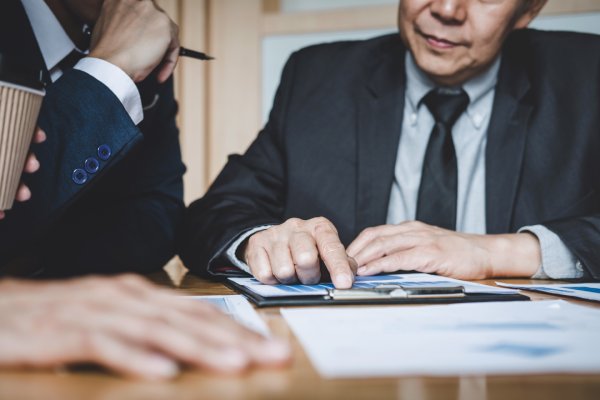 Lawyer discusses long term care with his client